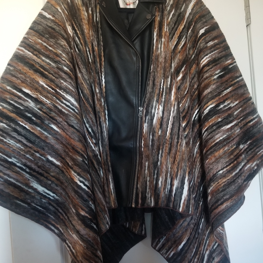 NEW w tags Poncho by BNCI